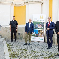 Pressegespräch, 29.7.2020 / SONNTAGSBLATT, Gerd Neuhold Pfarrer Mag. Dietmar Grünwald, Franz Küberl (Obmann des 'Verein Freunde und Förderer der Basilika Mariatrost'), DI Christian Purrer (Vorstandssprecher Energie Steiermark und Ko-Vorsitzender 'Zukunfstkomitee Basilika Mariatrost', Spendenpartner), Mag.